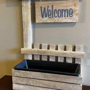 Chậu hoa treo tường gỗ pallet – Welcome